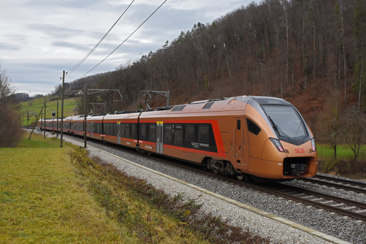 RABe 526 101 Traverso der SOB fährt Richtung Bahnhof Gelterkinden. Die Aufnahme stammt vom 23.12.2020.