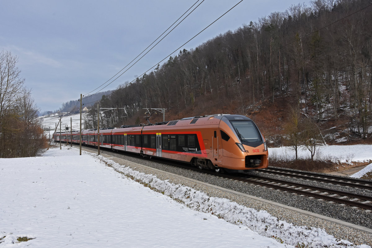 RABe 526 106 Traverso der SOB fährt Richtung Bahnhof Gelterkinden. Die Aufnahme stammt vom 15.02.2021.