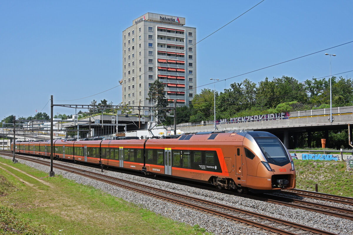 RABe 526 109 Traverso der SOB fährt Richtung Bahnhof SBB. Die Aufnahme stammt vom 22.07.2021