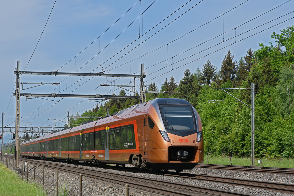 RABe 526 112 Traverso der SOB fährt Richtung Aarau. Die Aufnahme stammt vom 12.05.2022.
