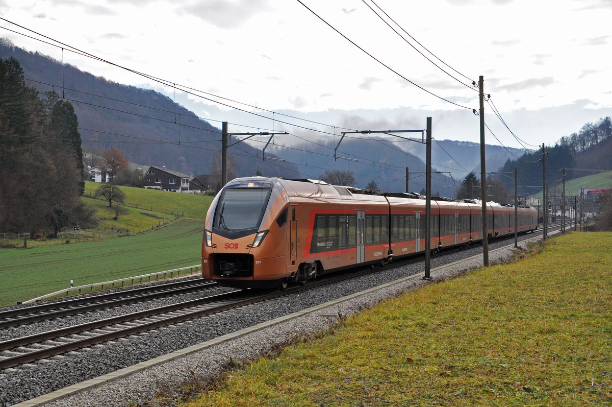 RABe 526 201-9 der SOB fährt Richtung Bahnhof Gelterkinden. Die Aufnahme stammt vom 19.12.2020.