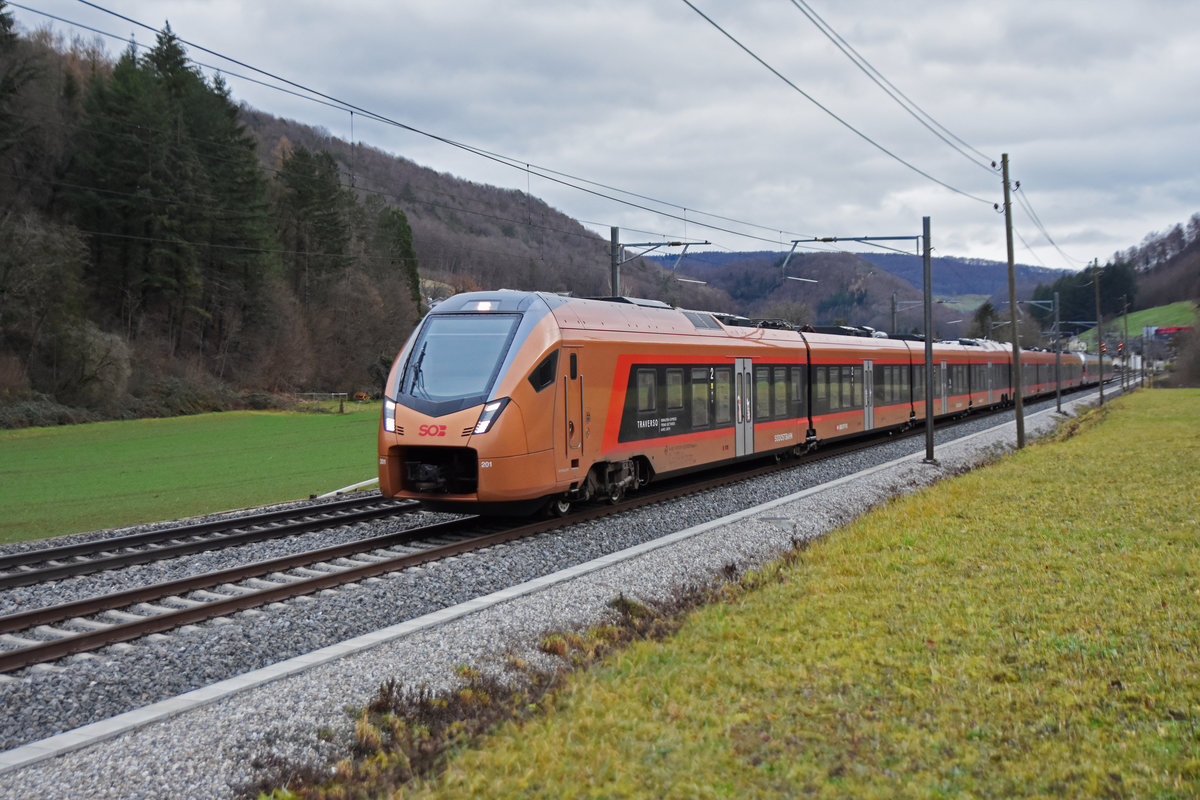 RABe 526 201 Traverso der SOB fährt Richtung Bahnhof Gelterkinden. Die Aufnahme stammt vom 22.12.2020.