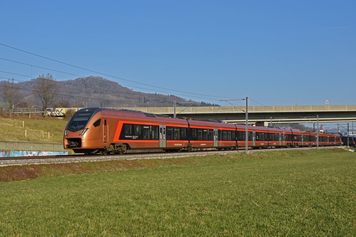 RABe 526 201 Traverso der SOB fährt Richtung Bahnhof Itingen. Die Aufnahme stammt vom 01.03.2021.