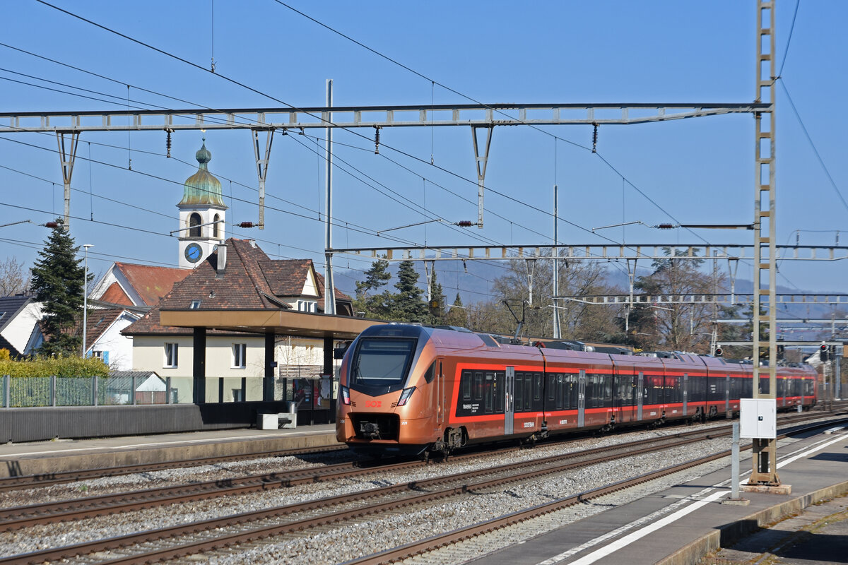 RABe 526 201 Traverso der SOB durchfährt den Bahnhof Rupperswil. Die Aufnahme stammt vom 10.03.2022.