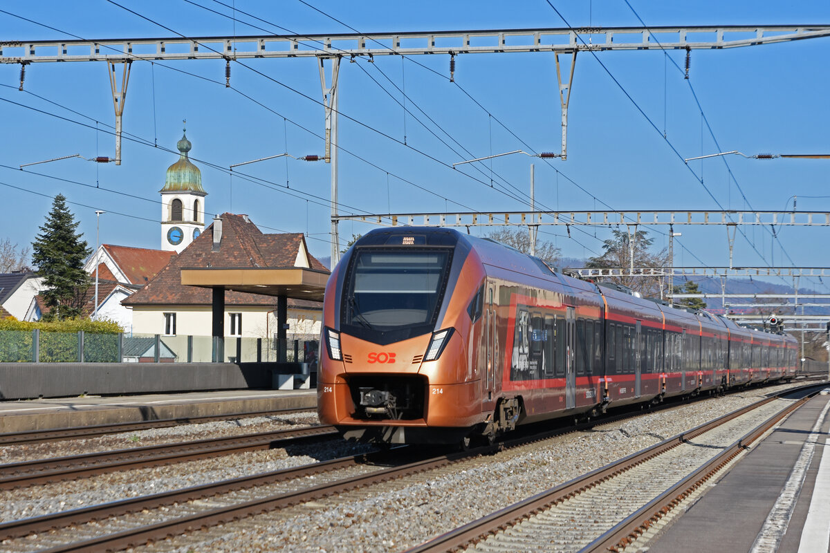 RABe 526 214 Traverso der SOB durchfährt den Bahnhof Rupperswil. Die Aufnahme stammt vom 10.03.2022.