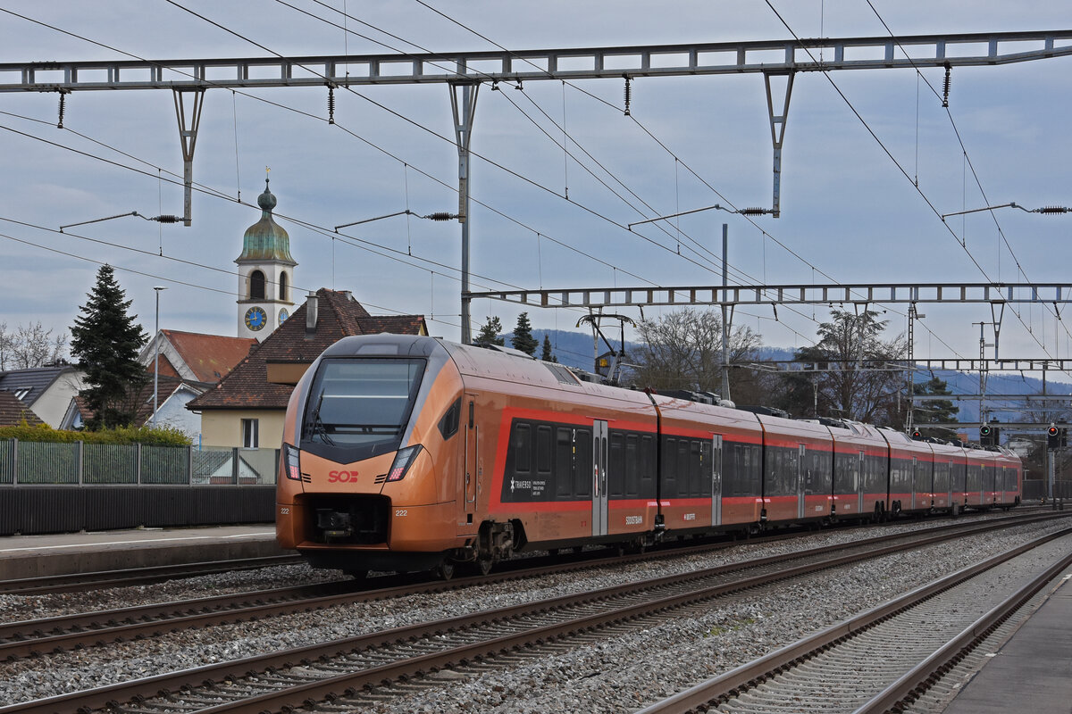 RABe 526 222 Traverso der SOB durchfährt den Bahnhof Rupperswil. Die Aufnahme stammt vom 07.01.2022.