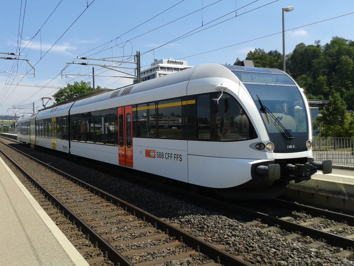 RABe 526 780-2 als S35 8154 (Wil - Winterthur) am 24.7.2015 beim Halt in Winterthur Hegi.