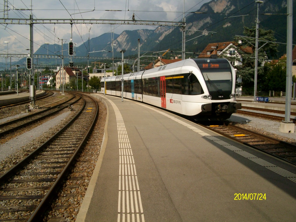 RABe 526 796-8 als S12 bei der Ausfahrt aus dem Bahnhof Chur. (24.7.2014)