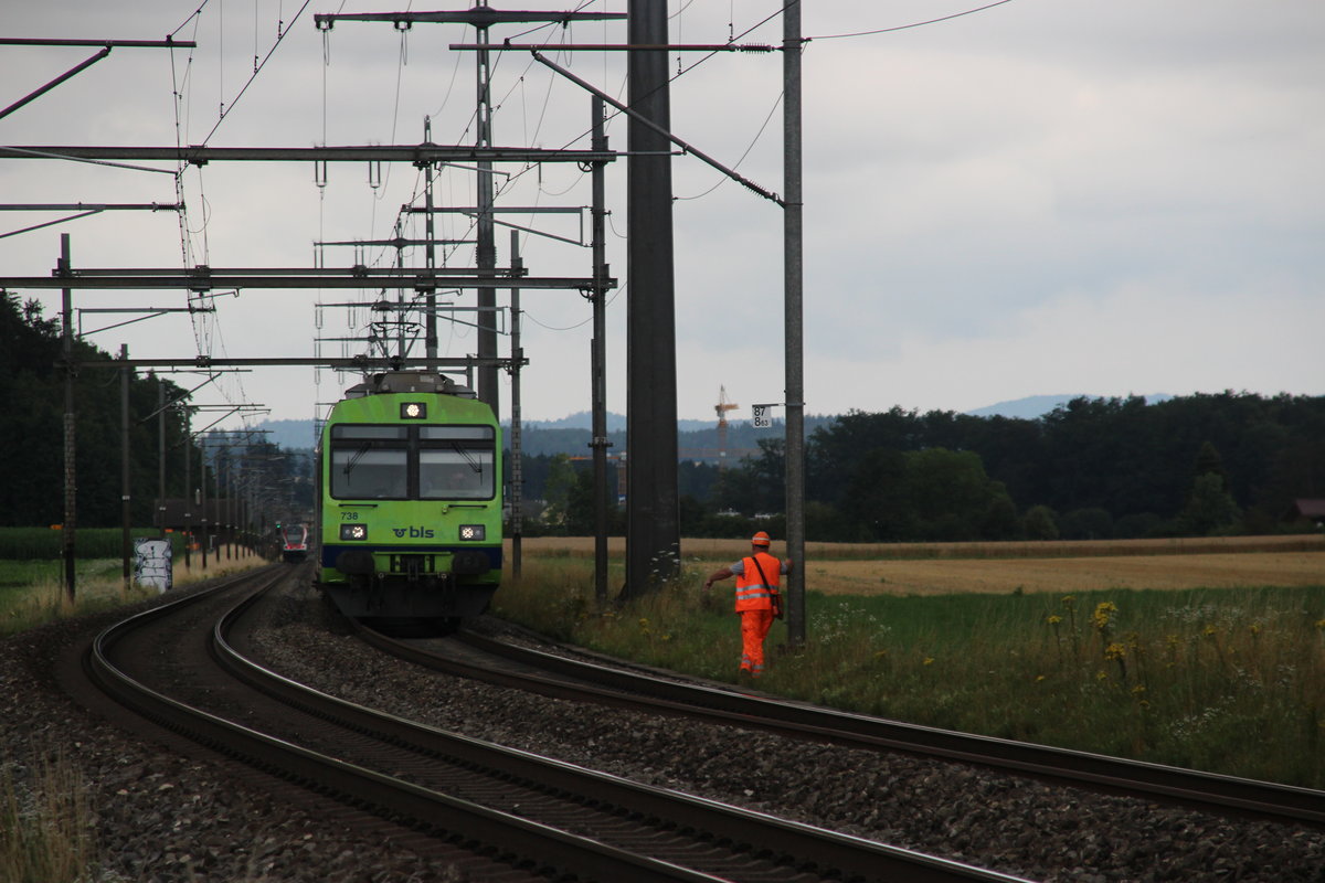 Rabe 565 in S44 nach Solothurn hier in Lyssach kurve