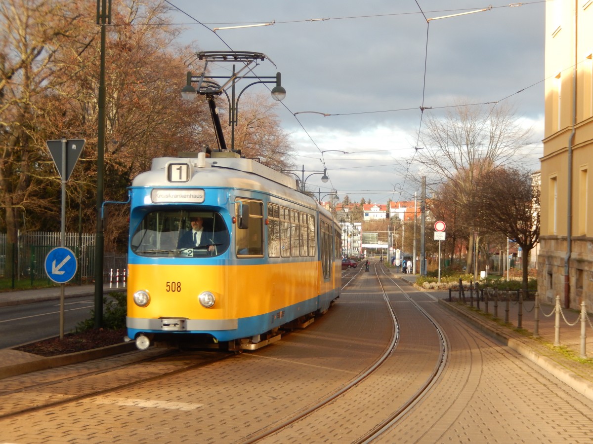 Rätsel: Mag jemand das Datum dieses herrlich aussehenden Tages mit der herrlichen Duewag-Bahn in Gotha erraten? - 23.12.2013