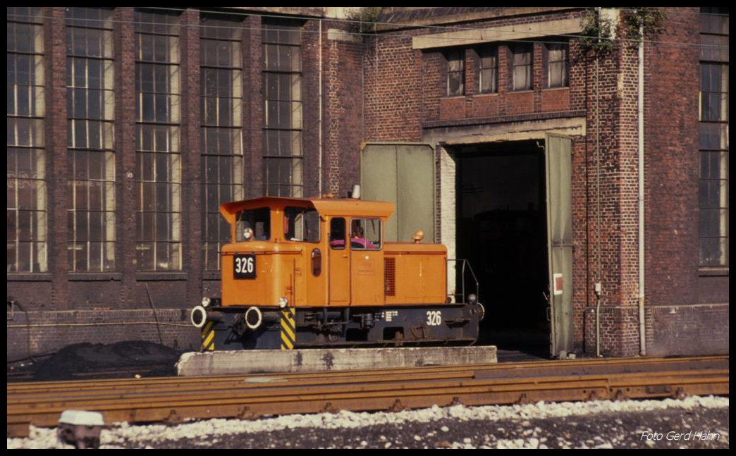 RAG Lok 326 im AW Gladbeck West der RAG am 6.10.1989.