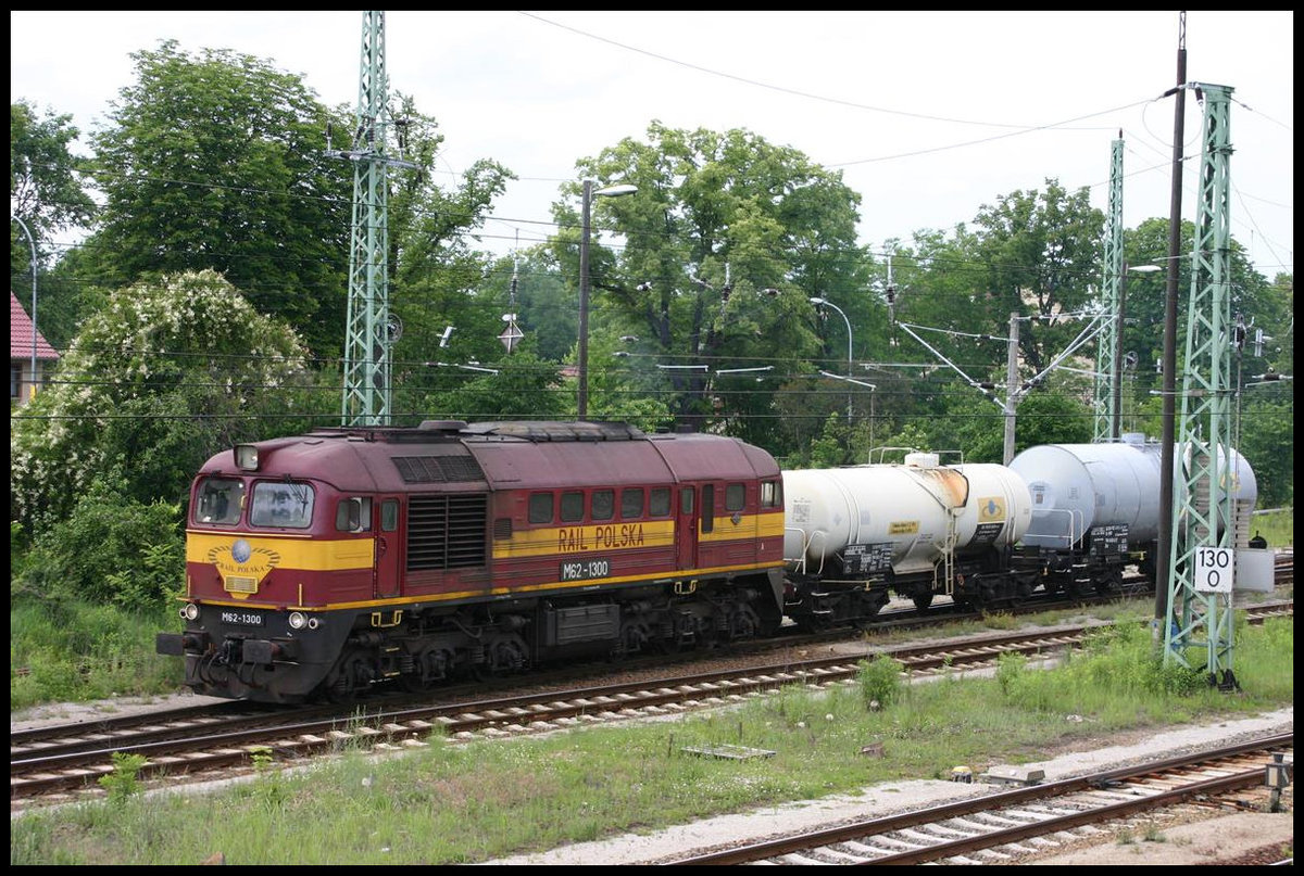 Rail Polska M 621300 rangiert hier am 30.5.2007 im Grenzbahnhof Guben.