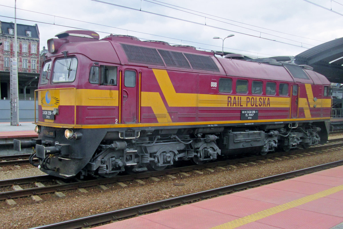 Rail Polska M62M-008 durchfahrt am 28 Mai 2015 solo Katowice Glowny.