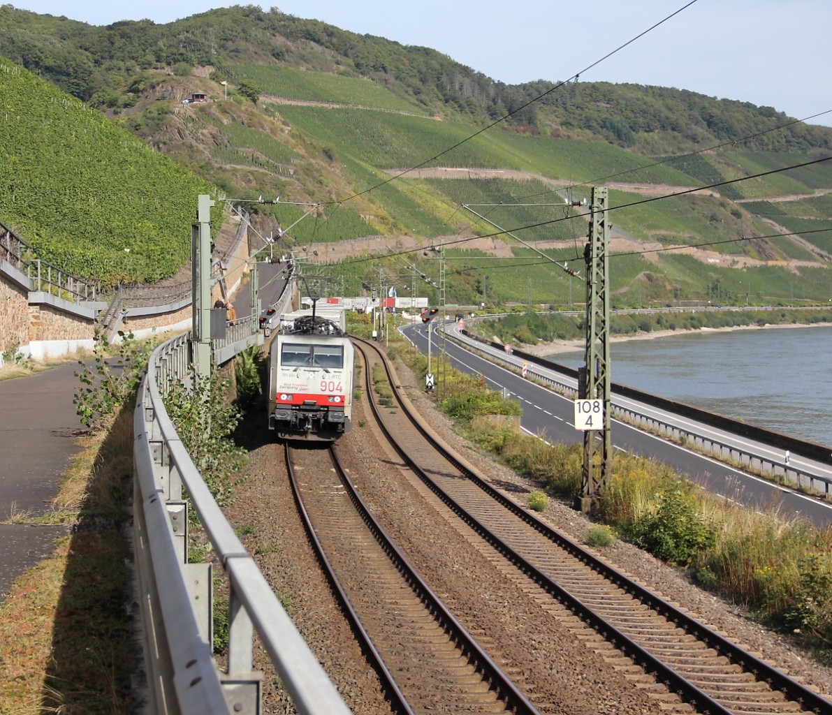 Rail Traction Company 189 904 mit dem Ekol-KLV in Fahrtrichtung Süden. Aufgenommen bei Boppard am 03.10.2013.