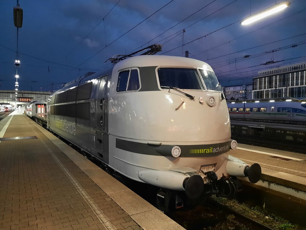 RailAdventure 103 222-6 am 30.07.2021 in München Hbf.
