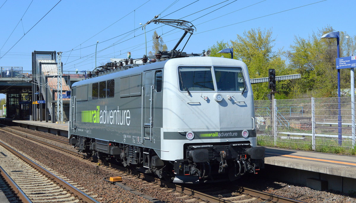 railadventure 111 215-0 (9180 6 111 215-0 D-RADVE) am 15.04.19 Durchfahrt Bf. Berlin-Hohenschönhausen Richtung Norden.