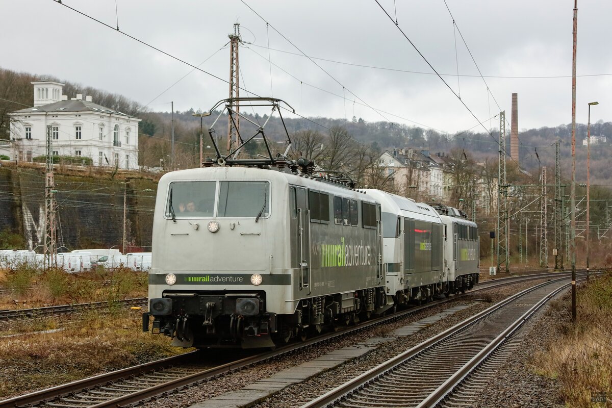 Railadventure 111 222, 2016 902 & 139 558 in Wuppertal, Februar 2023.