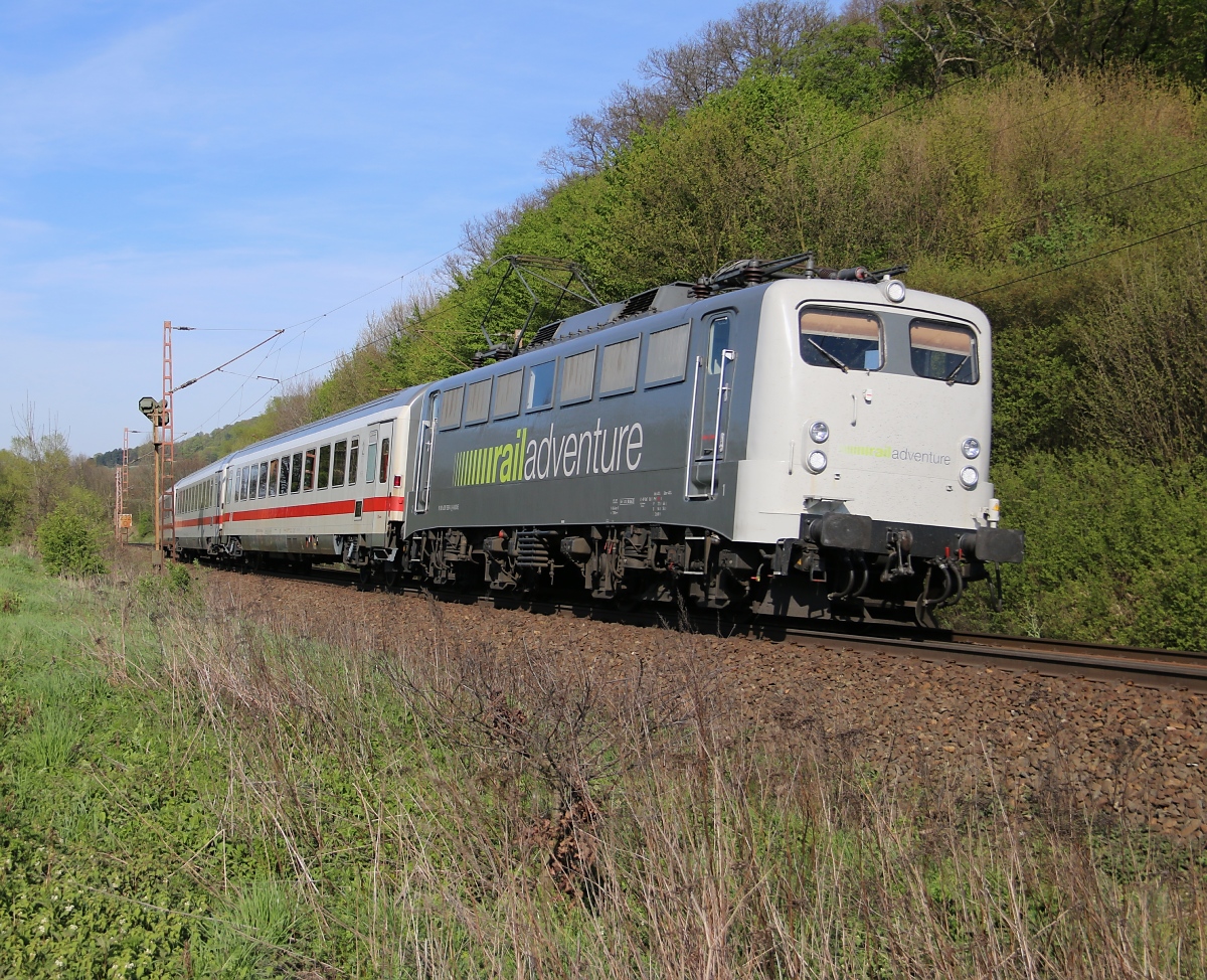 RailAdventure 139 558-1 mit drei IC-Wagen in Fahrtrichtung Süden. Aufgenommen zwischen Friedland und Eichenberg am 17.04.2014.