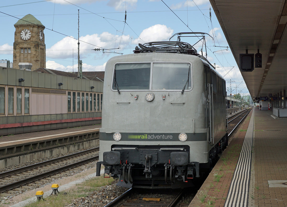 RAILADVENTURE
Die 111 210 ehemals DB auf Rangierfahrt in Basel Badischer Bahnhof am 10. August 2018.
Foto: Walter Ruetsch