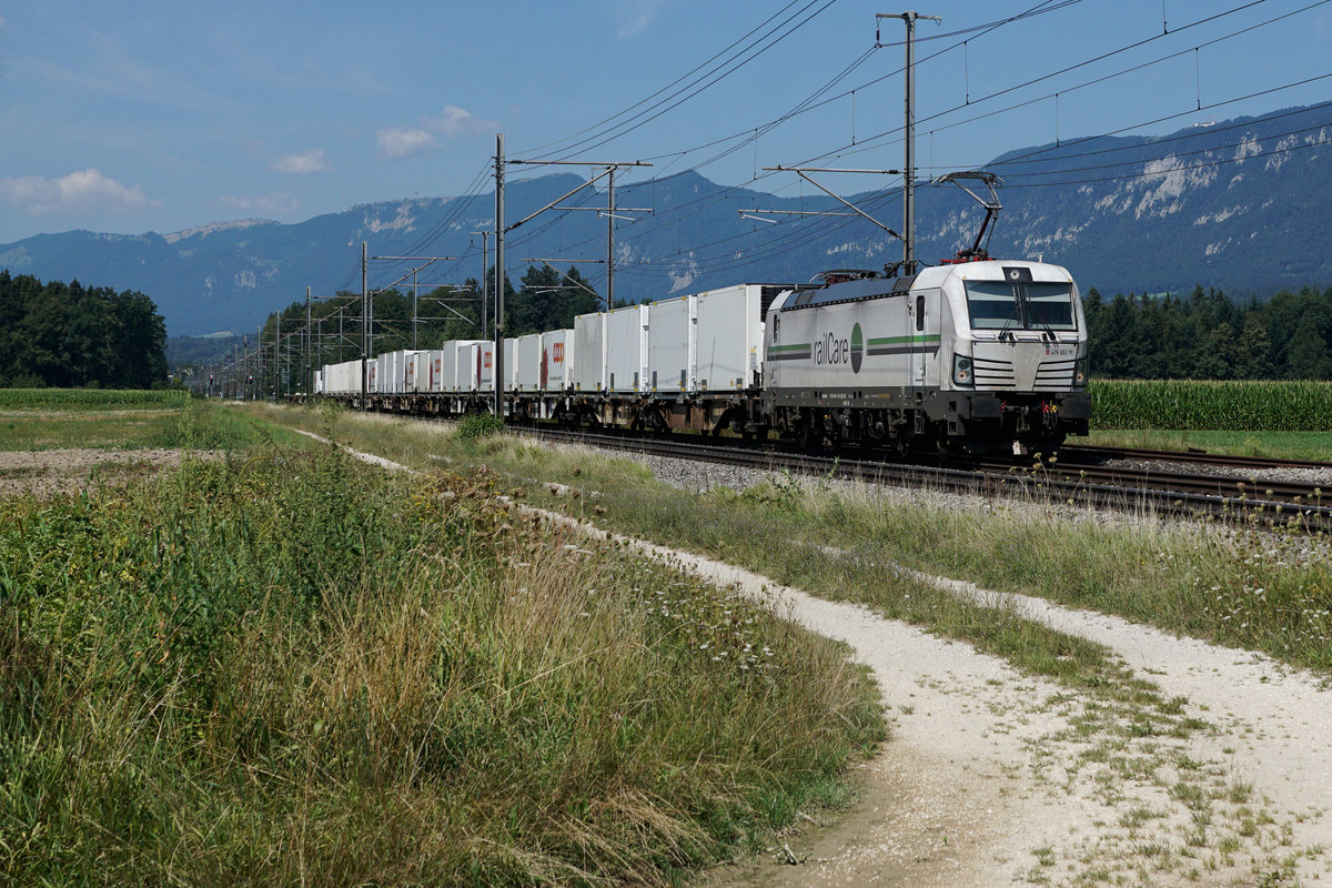 RAILCARE.
Containerzug mit der Rem 476 451 bei Deitingen am 30. Juli 2018.
Foto: Walter Ruetsch