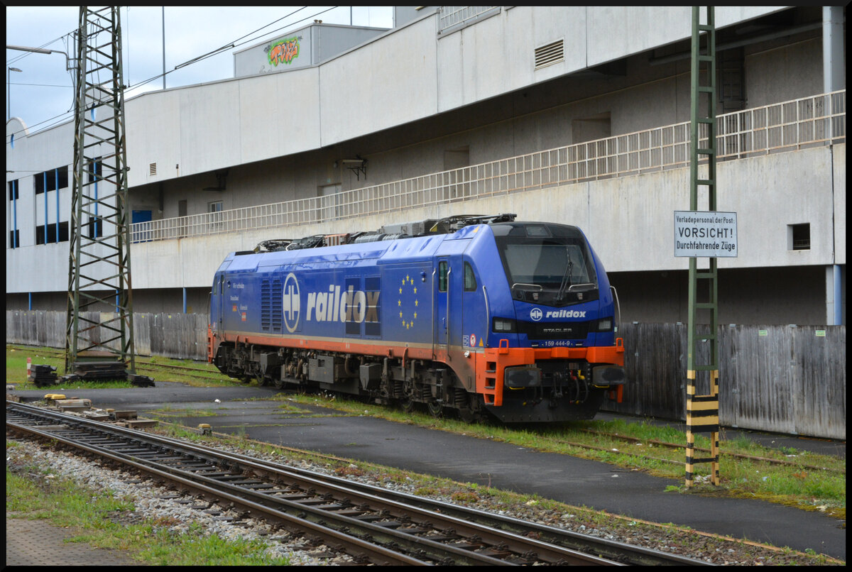 Raildox 159 444-9 ruht sich am 20.04.2024 in Bamberg auf Gleis 096 aus.