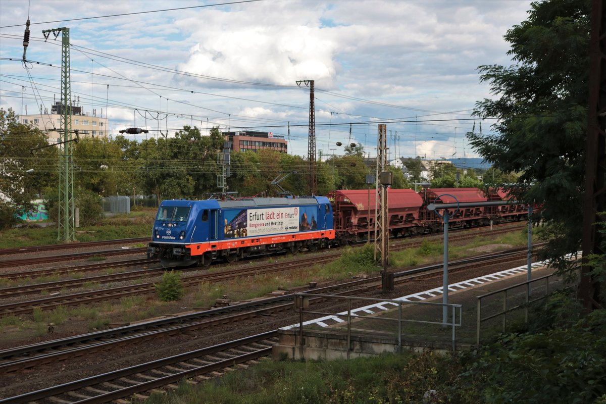 Raildox Bombardier Traxx 187 777-8 mit Kaliwagen in Hanau Hbf am 24.08.20