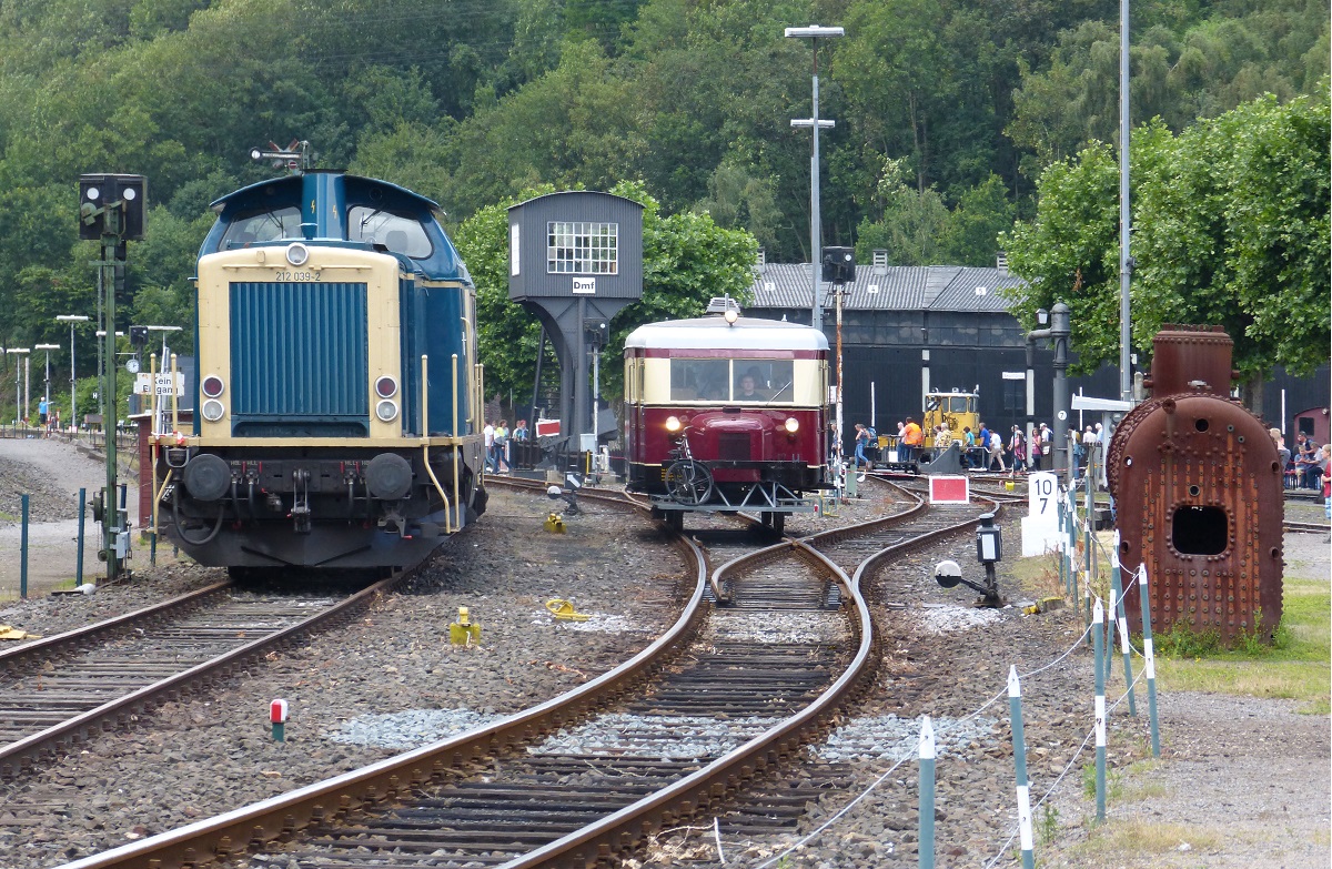 Railflex 212 039 und das Schweineschnäutzchen in Bochum Dahlhausen 06.07.2014