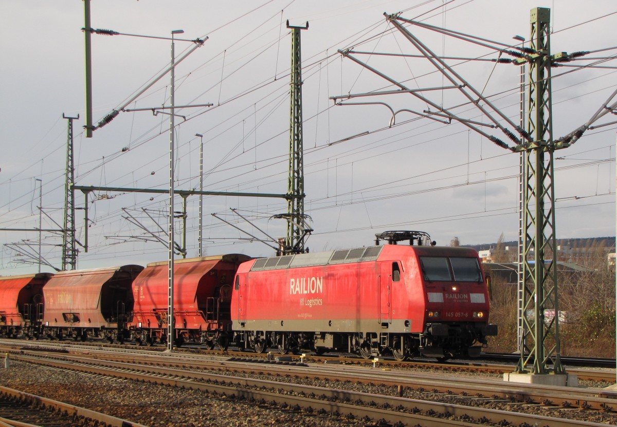RAILION DB Logistics 145 057-6 mit einem Güterzug Richtung Apolda, am 07.02.2014 in Weimar.