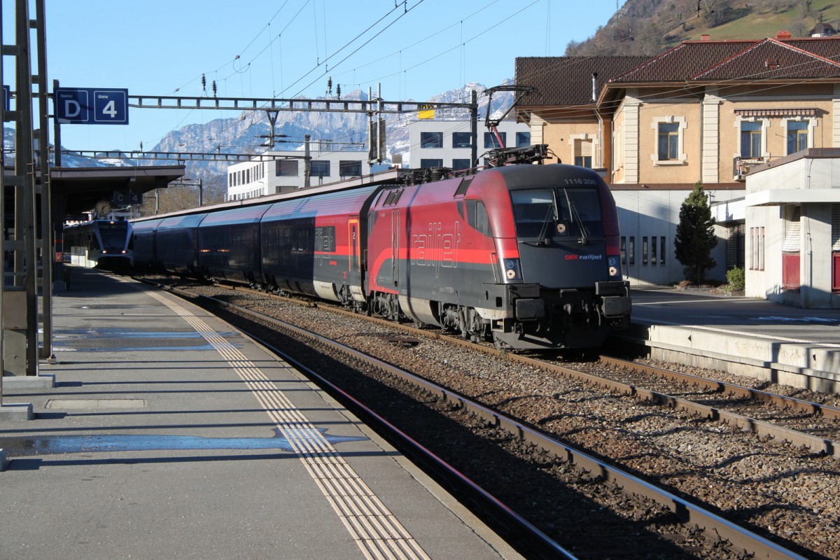 Railjet nach Wien-Westbahnhof am 16.12.13 in Sargans/SG
