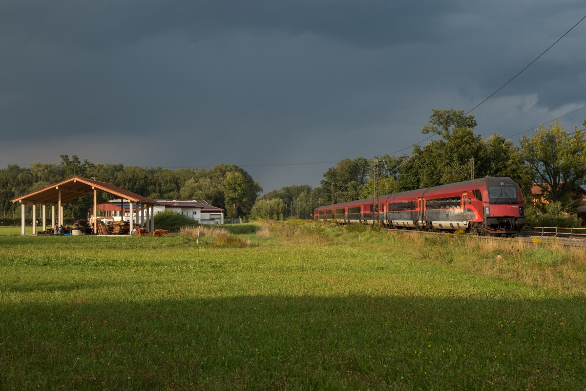 Railjet Steuerwagen 80-90.719 bei Gewitterstimmung am 11. September 2015 bei Happing.