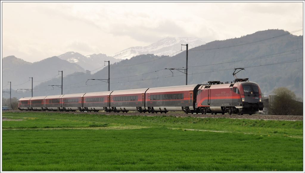 Railjet165 mit 1116 220 nach Wien bei Räfis im St.Galler Rheintal. (05.04.2016)