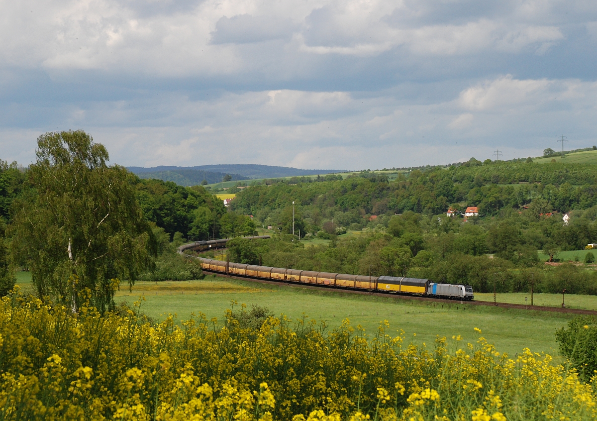 Railpool 185 xxx mit Autologistik-Zug bei Herrmannspiegel (22.9.2017).