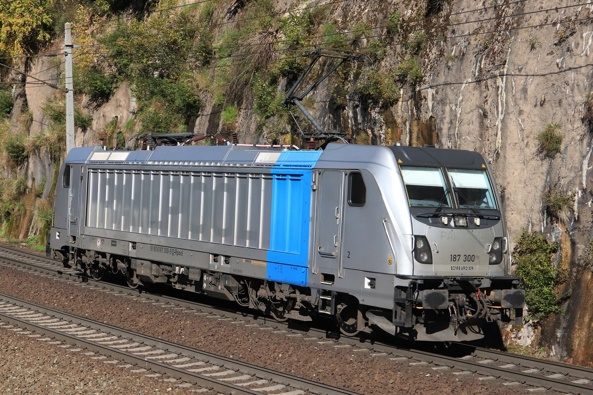 Railpool 187 300-9 als Lokzug runter ins Inntal Richtung Kufstein. Aufgenommen bei Gries am Brenner in der schrägen Kurve am 09.10.2021