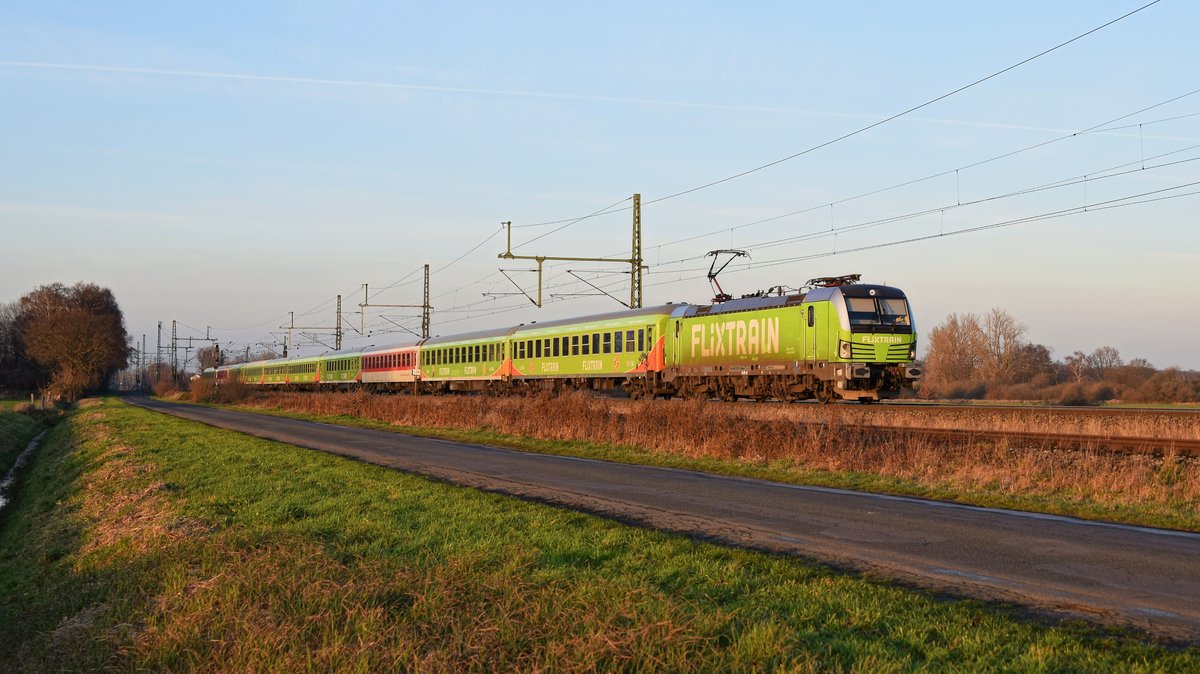Railpool 193 827, vermietet an BTE, mit FLX 20 (77105) Hamburg Hbf - Köln Hbf (bei Diepholz, 21.01.2020).