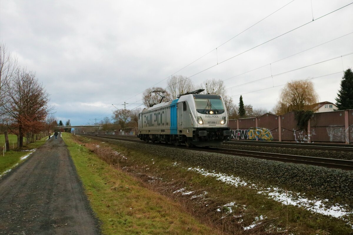 Railpool Bombardier Traxx 187 006-2 Lz in Rodenbach (Main Kinzig Kreis) am 21.01.23