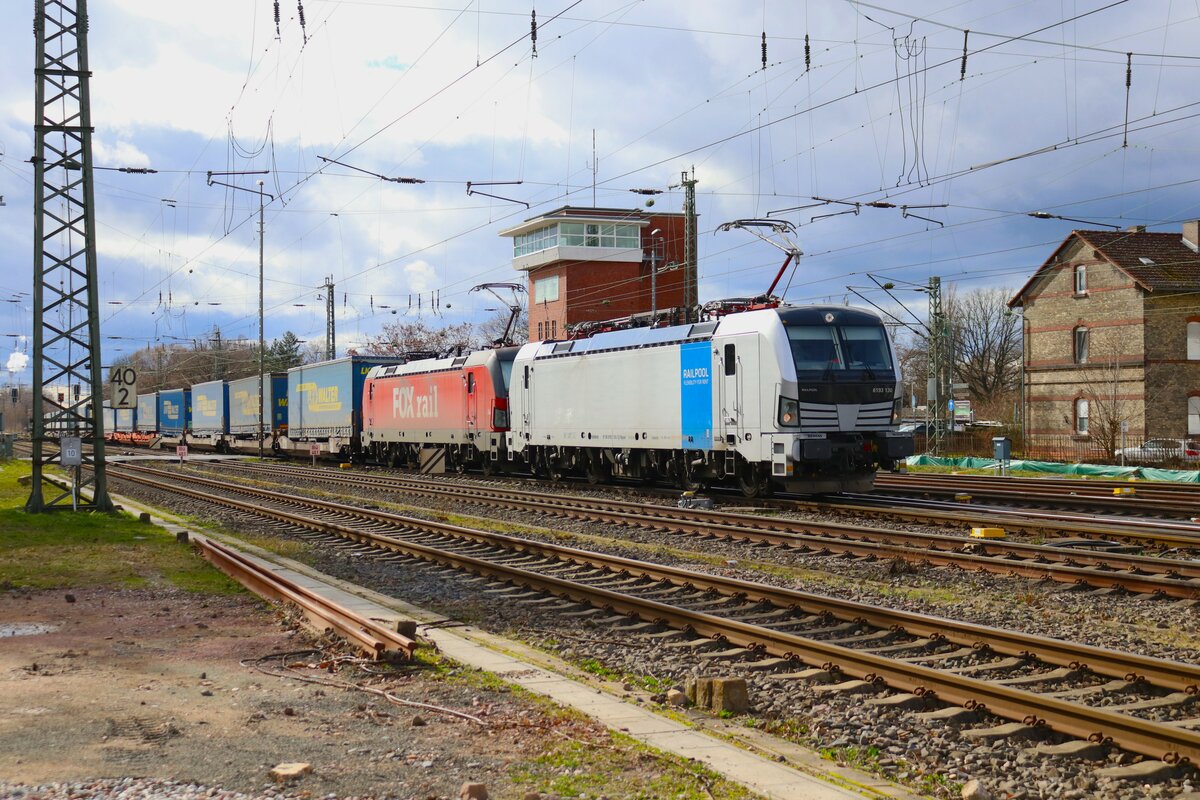 Railpool Siemens Vectron 6193 130-2 und FoxRail 193 966-9 mit LKW Walter KLV am 24.02.24