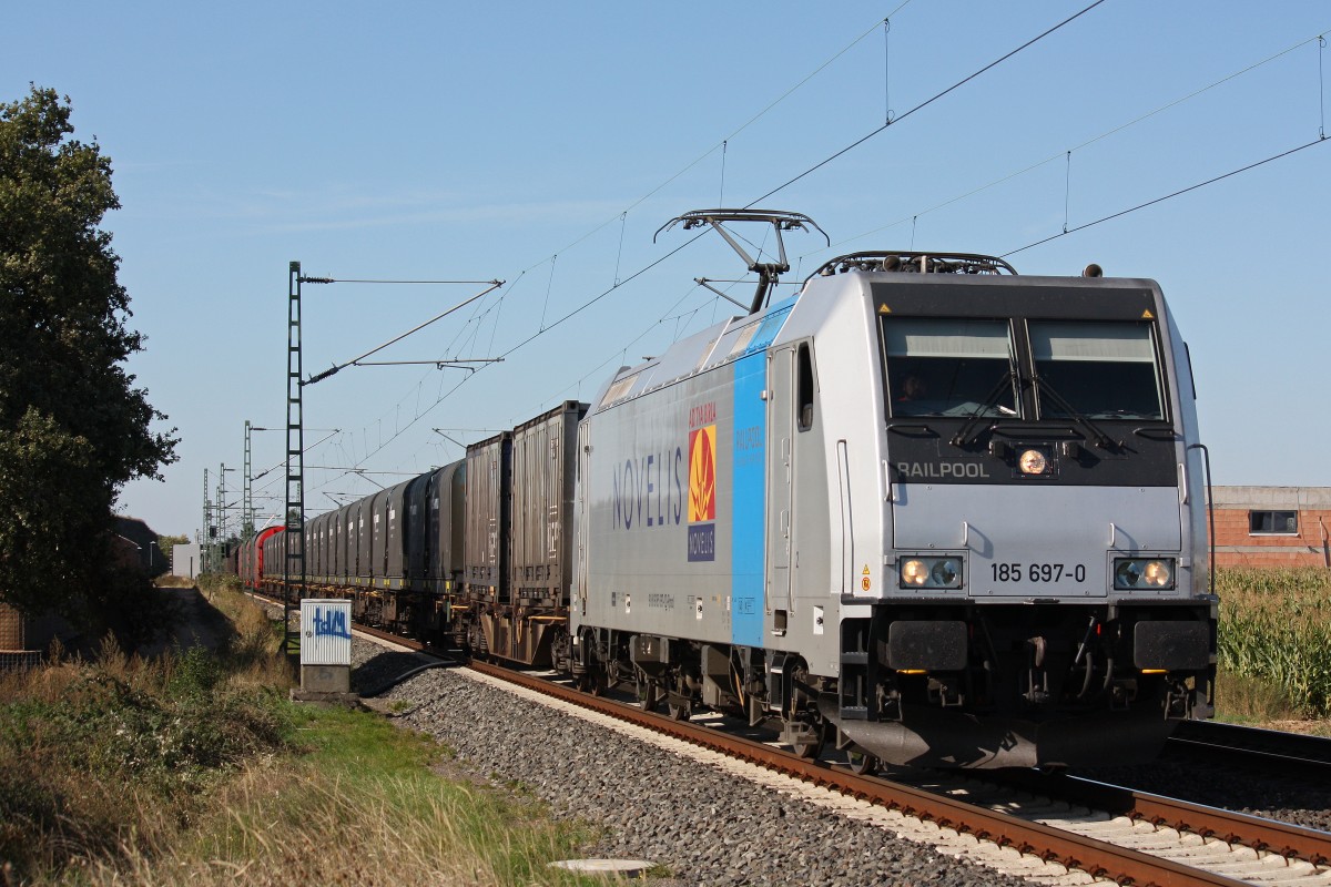 Railpool/Bräunert Transpetrol 185 697 am 29.9.13 mit dem Nievenheimer kurz vor dem Zielbahnhof in Neuss-Allerheiligen