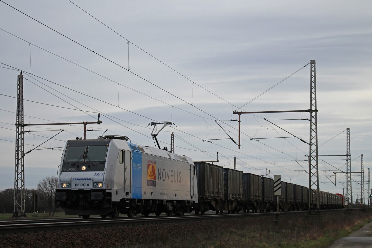 Railpool/Bräunert/Transpetrol 185 697 mit dem Nievenheimer am 15.2.14 in Dedensen-Gümmer.