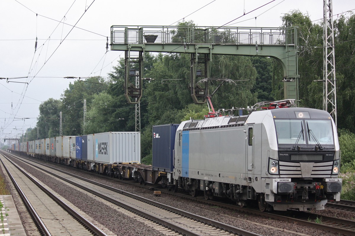 Railpool/EVB 193 804  am 8.8.13 mit einem Containerzug in Dedensen-Gmmer.
