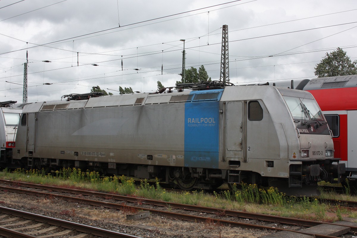 Railpool/RTB Cargo 185 672 am 23.6.13 abgestellt in Krefeld Hbf.