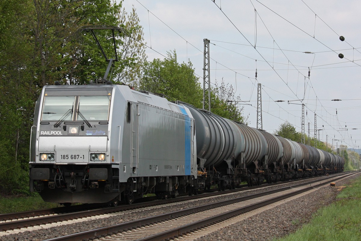 Railpool/RTB Cargo 185 687 am 1.5.13 mit einem Kesselzug in Menden.