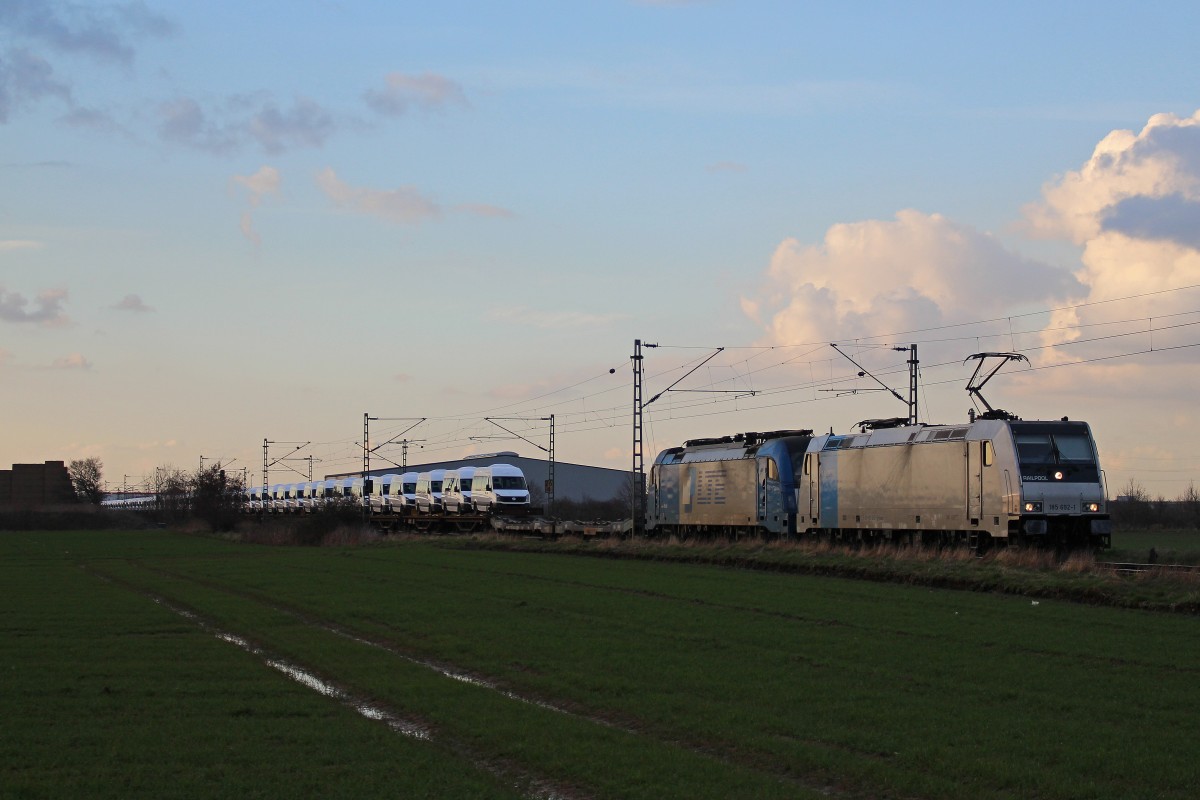 Railpool/RTB Cargo 185 692 mit LTE 1216 910 und einem VW Sprinterzug aus Neuss Gbf kommend am 26.2.14 in Neuss-Allerheiligen.