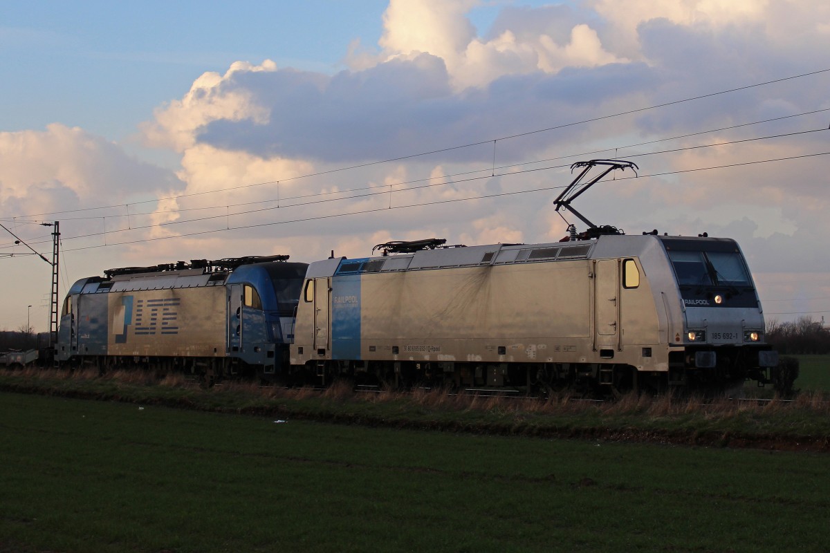 Railpool/RTB Cargo 185 692 mit LTE 1216 910 am 26.2.14 in Neuss-Allerheiligen.