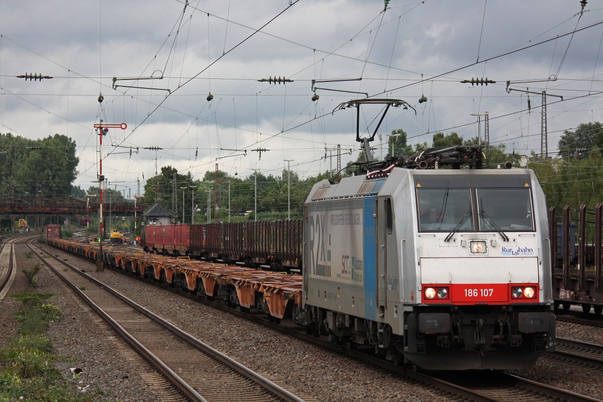 Railpool/RTB Cargo 186 107 am 10.9.13 mit einem KLV in Düsseldorf-Rath.