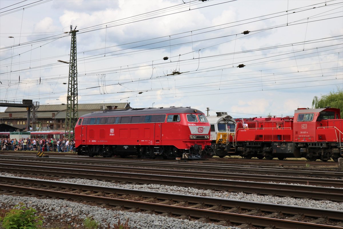 Railsystems RP 218 402-6 am 16.06.18 in Koblenz Lützel beim Sommerfest von einen Gehweg aus fotografiert