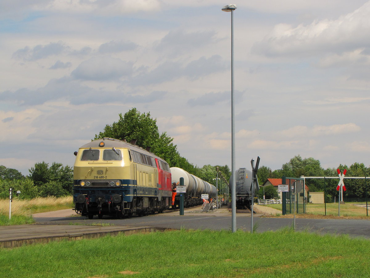 Railsystems RP 218 480-2 + 218 469-5 am 11.07.2016 im Tanklager Emleben.