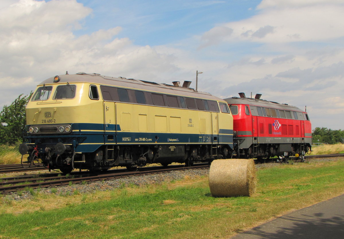 Railsystems RP 218 480-2 + 218 469-5 am 11.07.2016 bei der Fahrt in das Tanklager Emleben. Dort wurden leere Kesselwagen geholt, die anschlieend nach Grokorbetha gebracht wurden.