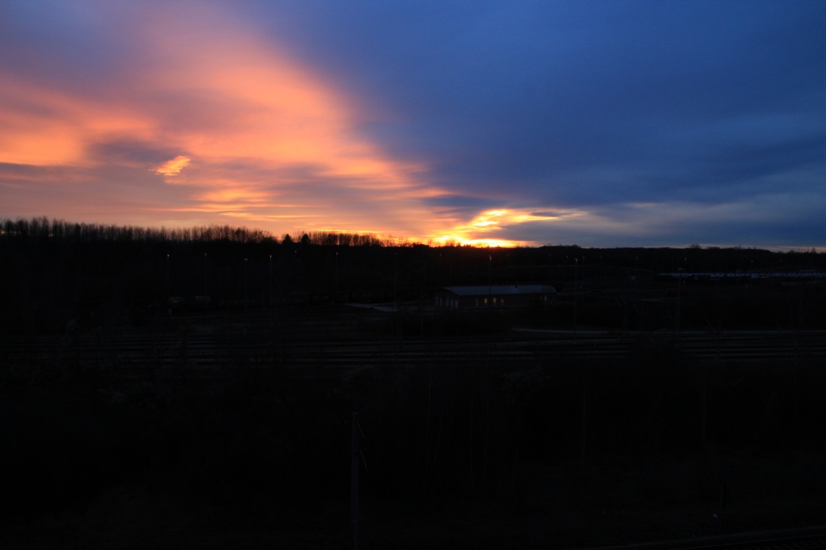 Rangierbf München in seltsamen Zwielicht - Dezember 2014