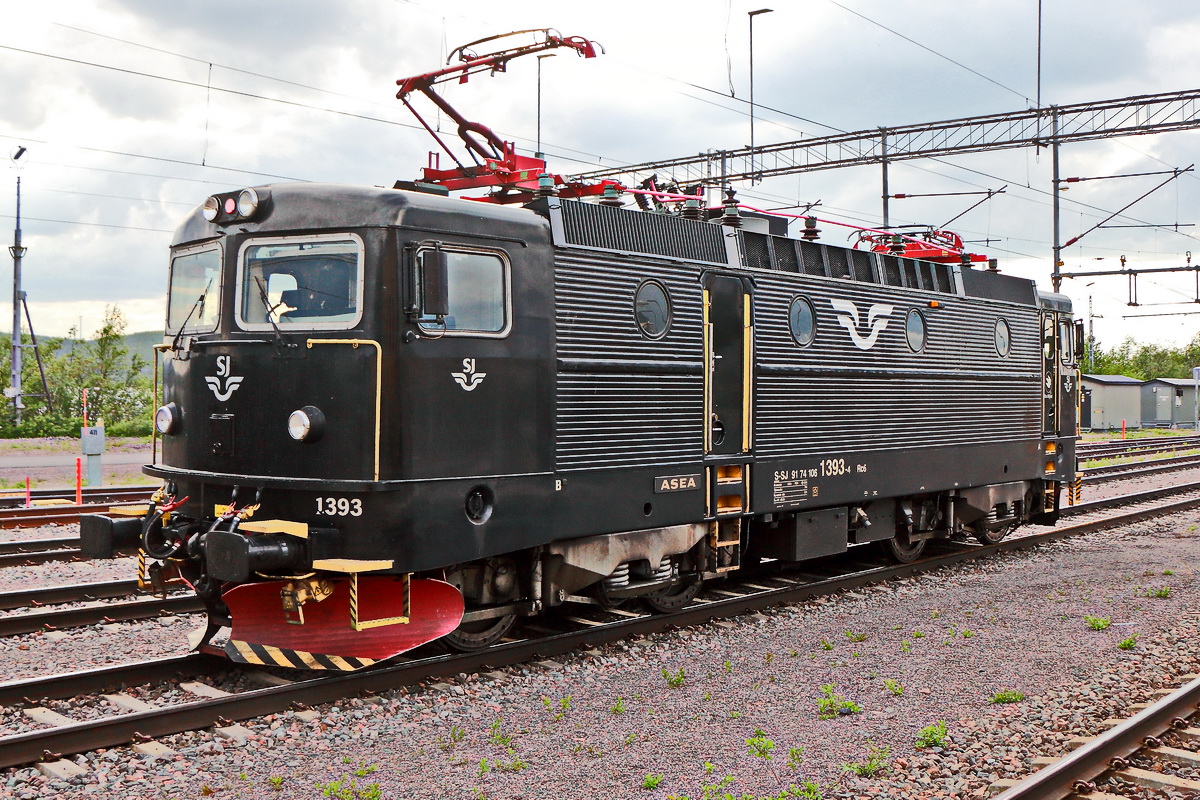 Rangierfahrt Lok Rc6 1393 im Bahnhof  Kiruna am 25. Juni 2022.
