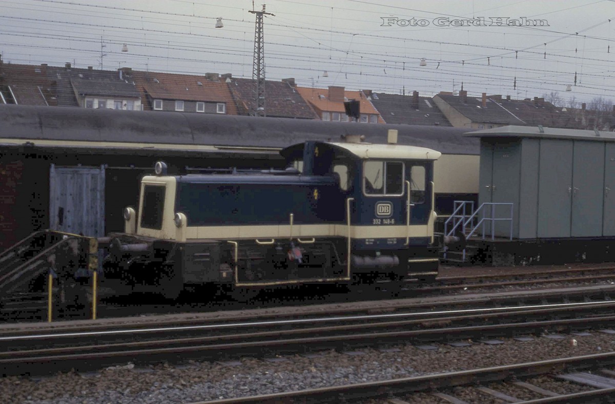 Rangierlok 332148 am 7.3.1988 in Münster Westfalen.